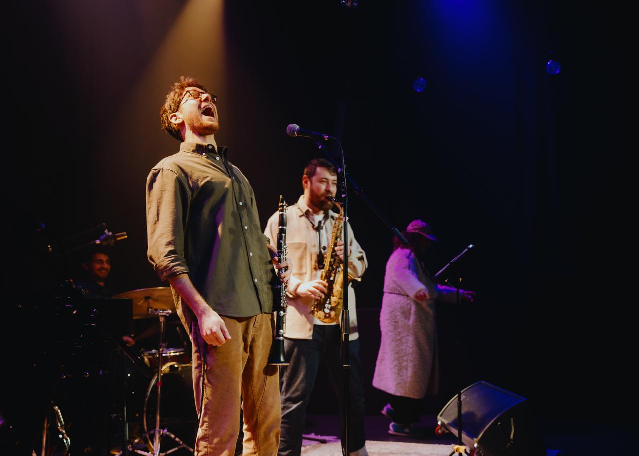 Live performance- David Peretz
